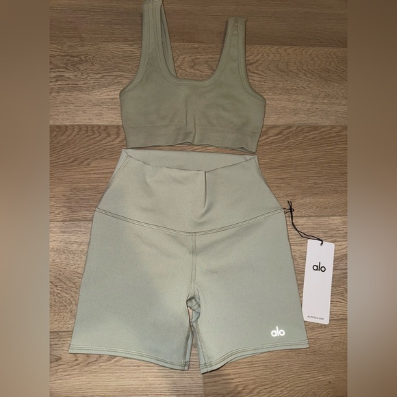ALO Matching set - Picture 1 of 2
